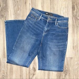 Levis Perfectly Slimming 512 Bootcut Jeans